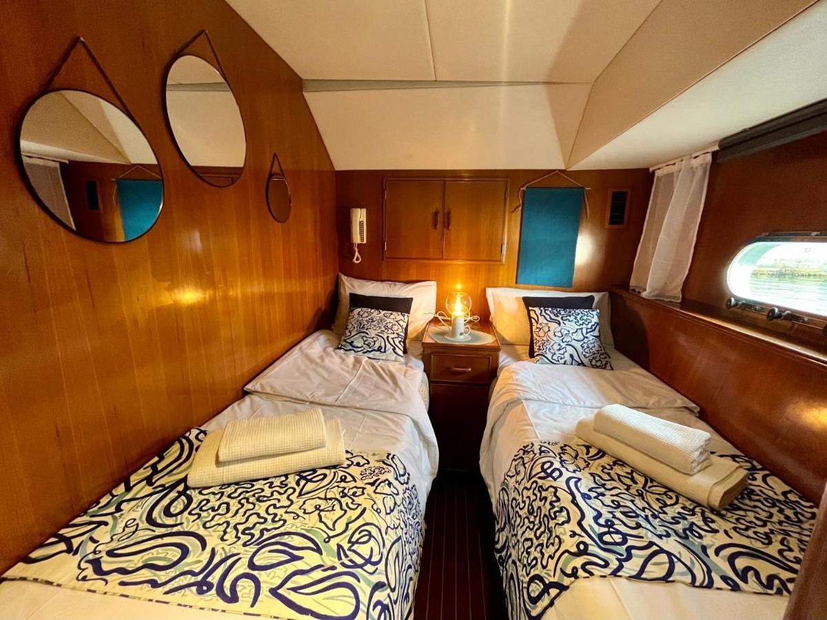 Navi Yacht A Sete, 2 A 8 Couchages, Privatif Hotel Kültér fotó