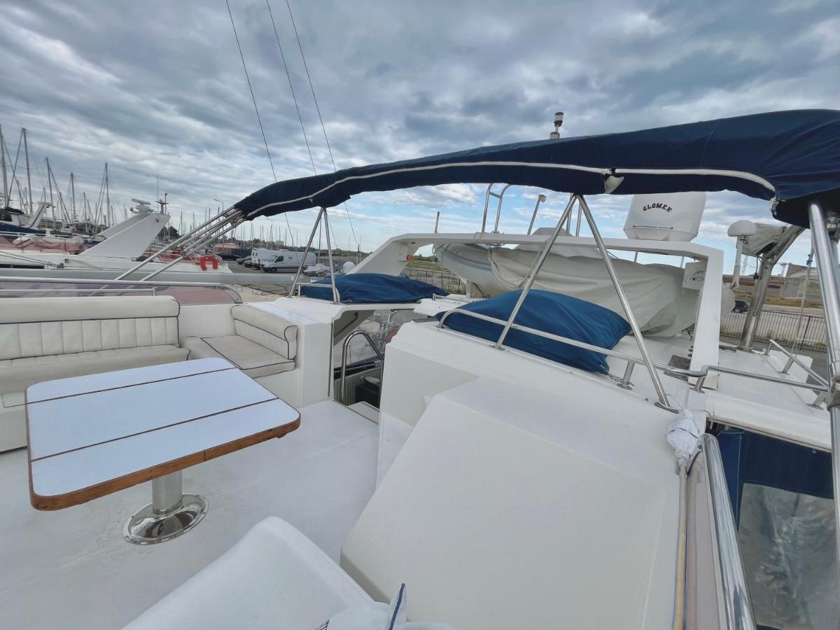 Navi Yacht A Sete, 2 A 8 Couchages, Privatif Hotel Kültér fotó