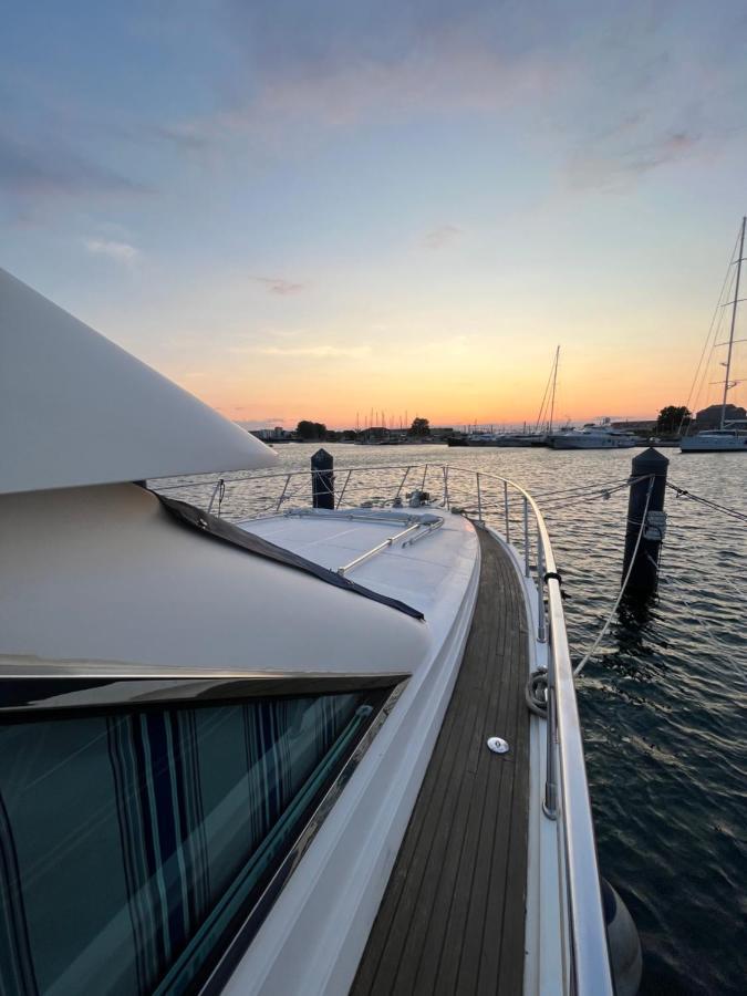 Navi Yacht A Sete, 2 A 8 Couchages, Privatif Hotel Kültér fotó